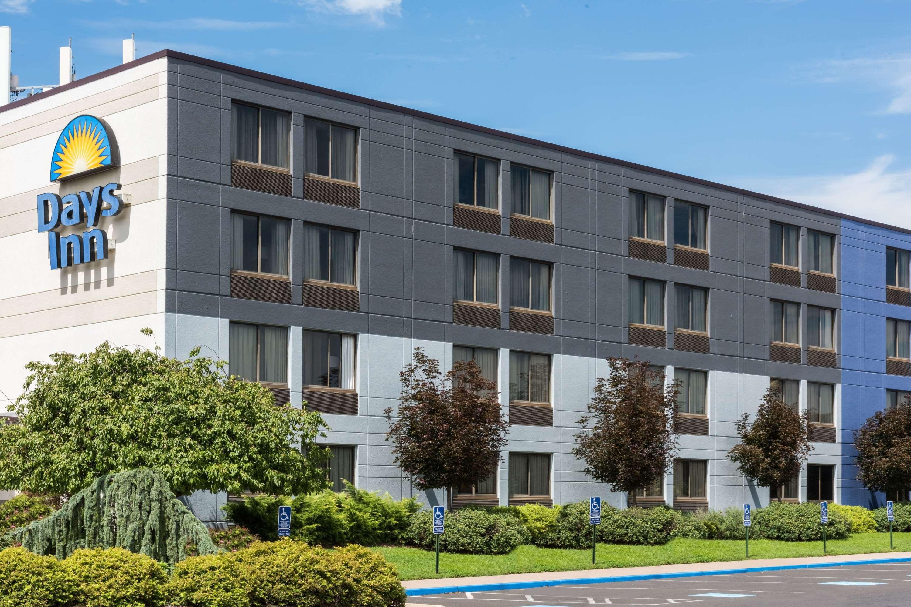 Days Inn By Wyndham Horsham Philadelphia Exterior foto